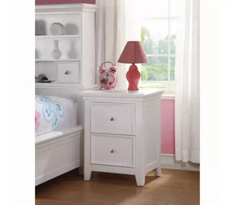Comodino in pino bianco con due cassetti