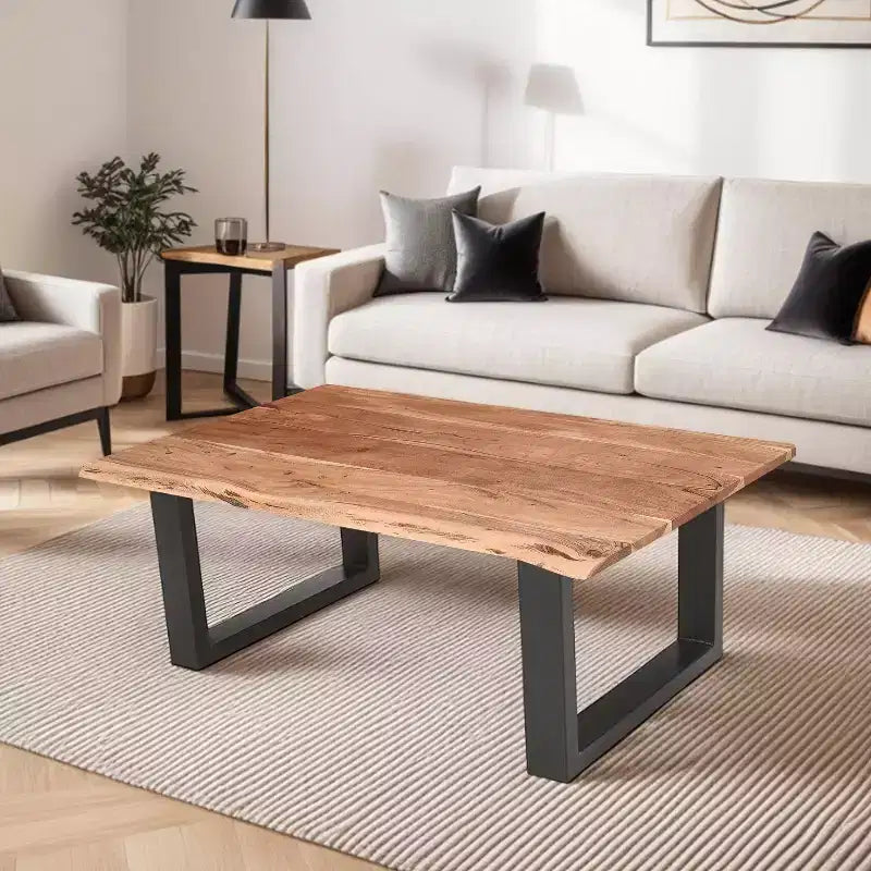 Tavolino da caffè rettangolare in legno di acacia da 45" con bordo vivo e base in metallo nero