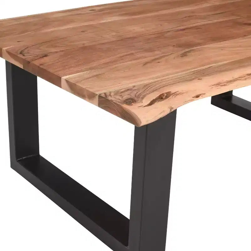 Tavolino da caffè rettangolare in legno di acacia da 45" con bordo vivo e base in metallo nero