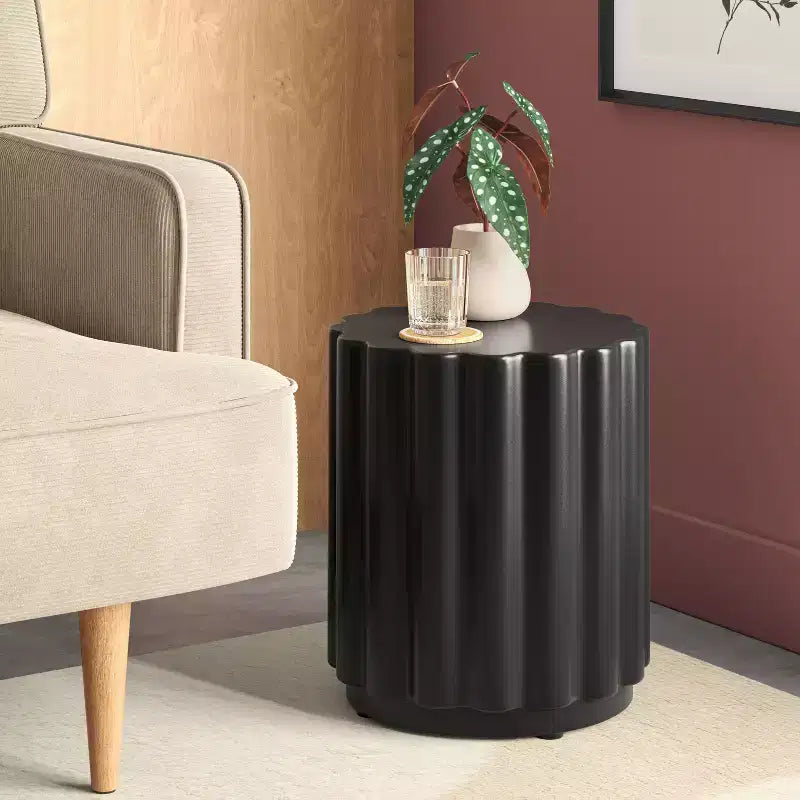Tavolino rotondo smerlato - nero