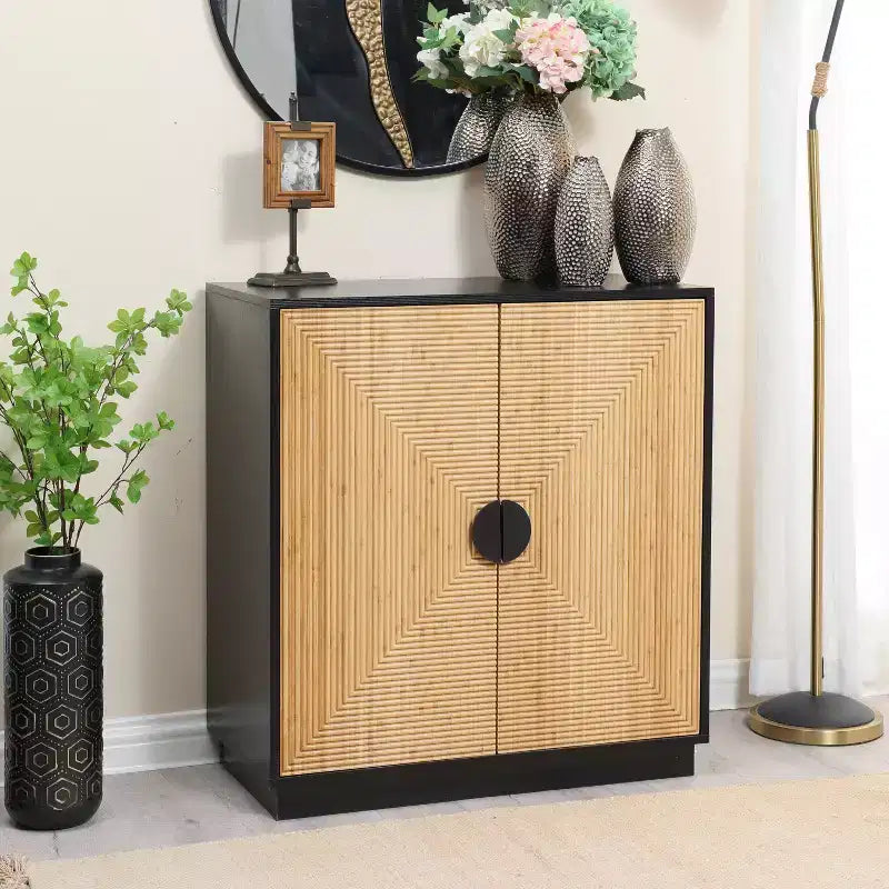 Mobiletto/Credenza moderno Boho a 2 ante nero con strisce di bambù