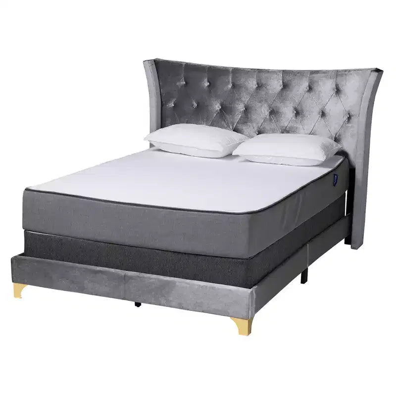 Letto matrimoniale imbottito con testiera ad ali