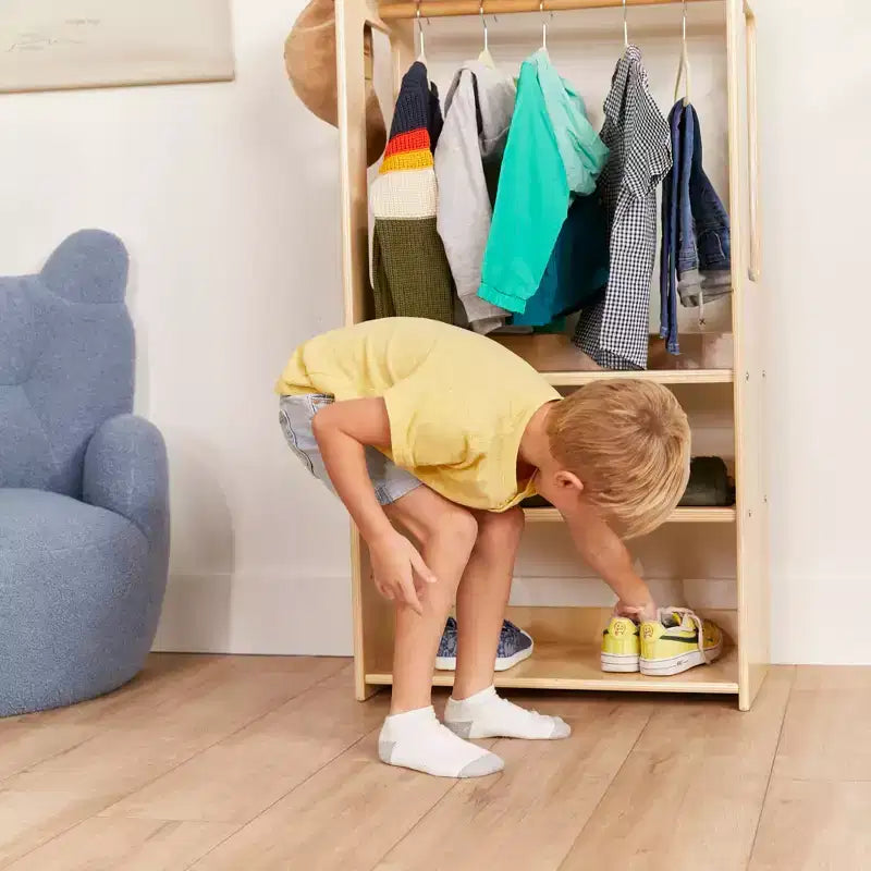Appendiabiti per bambini con ripiani regolabili e spazio portaoggetti