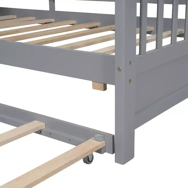Letto a piattaforma a forma di casetta in legno, una piazza e mezza/matrimoniale, con letto estraibile e ripiano contenitore per bambini