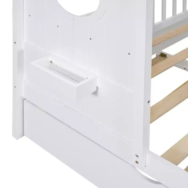 Letto a piattaforma a forma di casetta in legno, una piazza e mezza/matrimoniale, con letto estraibile e ripiano contenitore per bambini