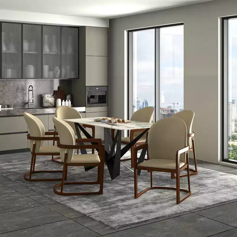 Sedia da pranzo moderna con struttura in legno massello e rivestimento in pelle