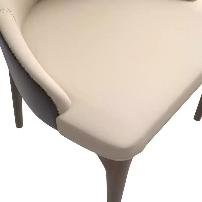 Sedia da pranzo imbottita con schienale alto e gambe in legno di frassino