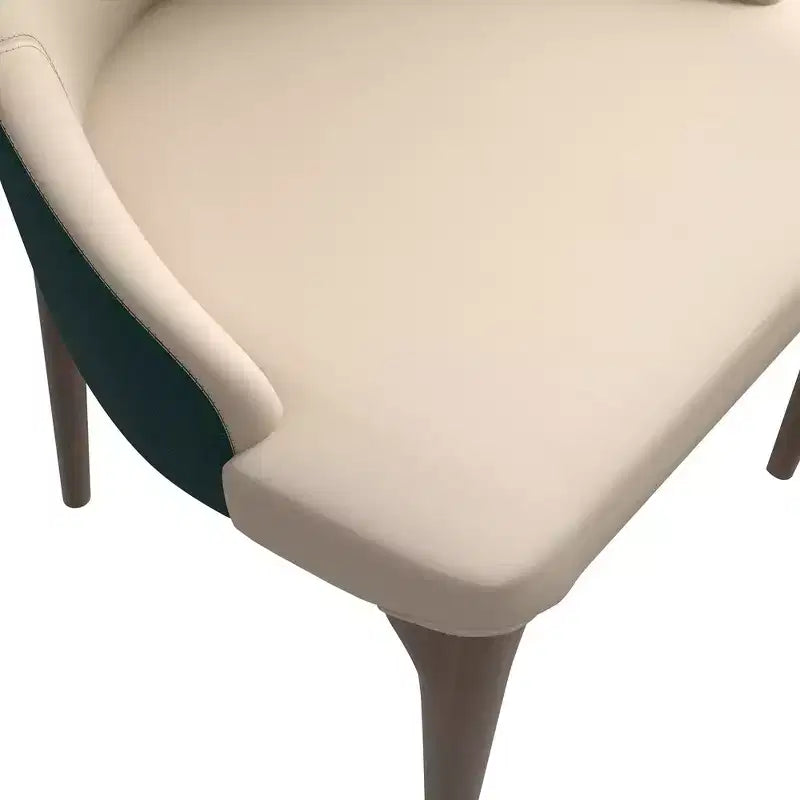 Sedia da pranzo imbottita con schienale alto e gambe in legno di frassino